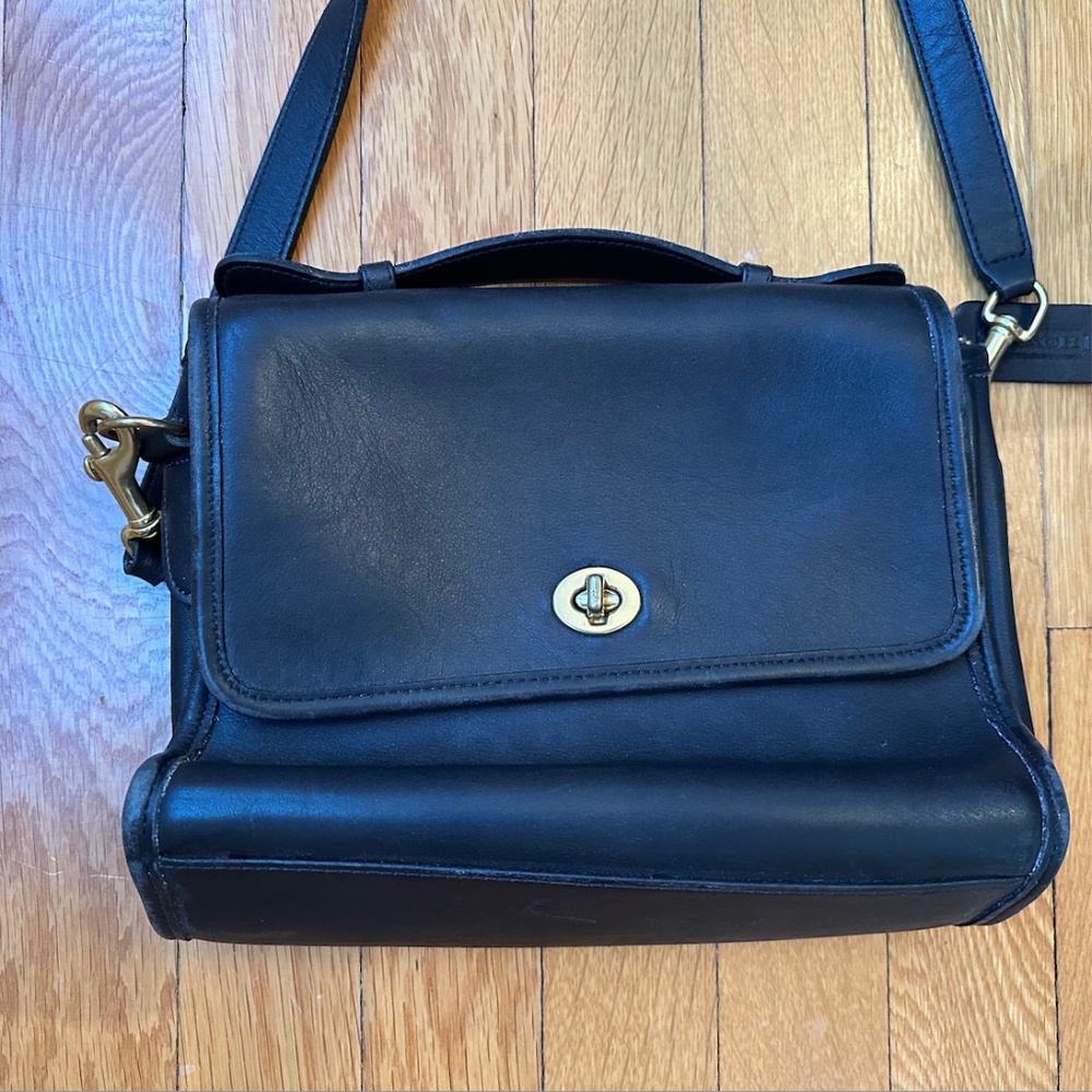 VVGC COACH  Classic Vintage Pocketbook Genuine Leather Crossbody Black